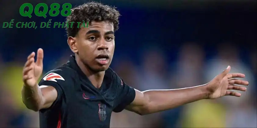 Lamine Yamal tiếp tục có một mùa giải thăng hoa cùng Barca (Ảnh: Givemesport). Lamine Yamal tiếp tục có một mùa giải thăng hoa cùng Barca (Ảnh: Givemesport).