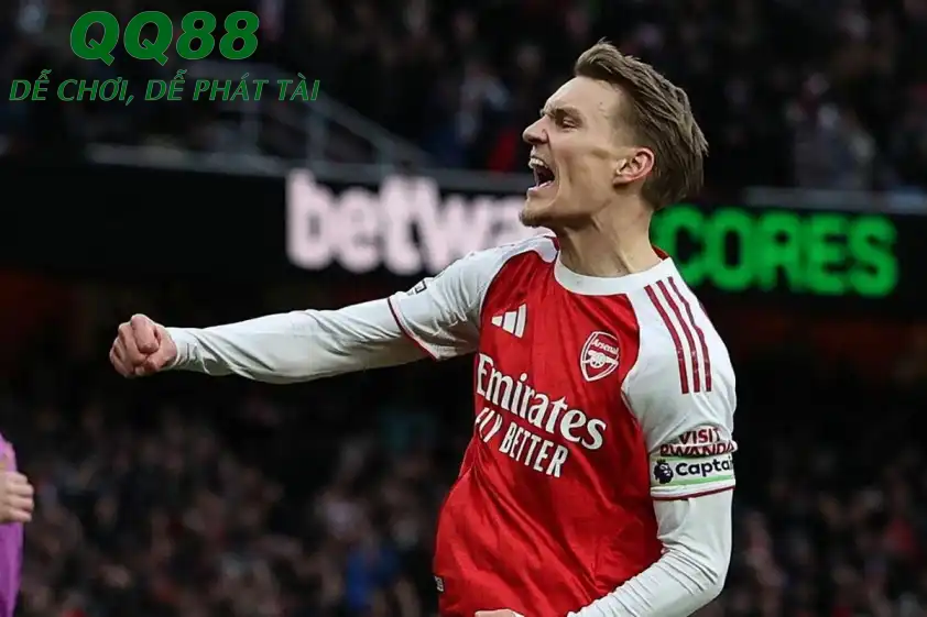Martin Odegaard vắng mặt trong buổi chụp ảnh vì bận thi đấu chung kết Champion League